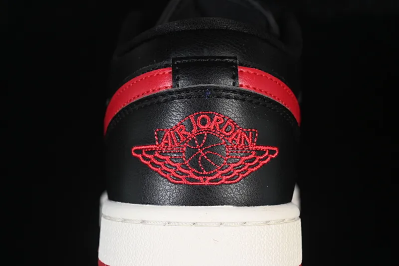 All categories Air Jordan Jordan series basketball shoes Air Jordan 1 Low Air Jordan 1 Low "Black And Red" AJ1 Joe 1 black and red low-top basketball shoes DC0774-061